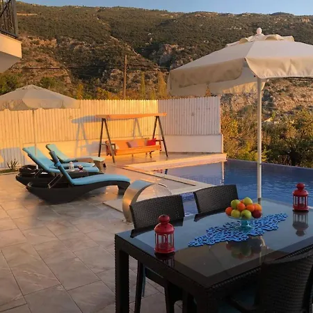Lizza With Jacuzzi And Private Pool Villa Bezirgan