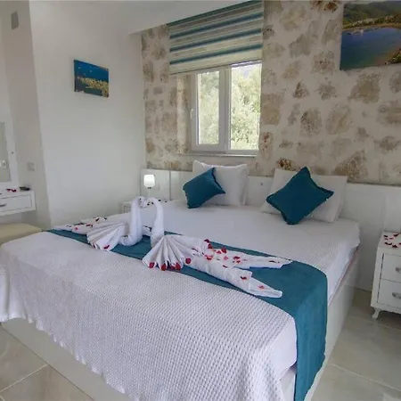 Lizza With Jacuzzi And Private Pool Bezirgan