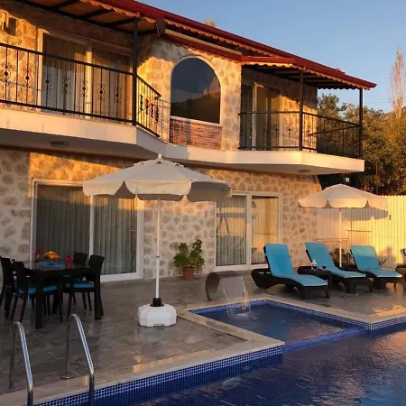Lizza With Jacuzzi And Private Pool Bezirgan